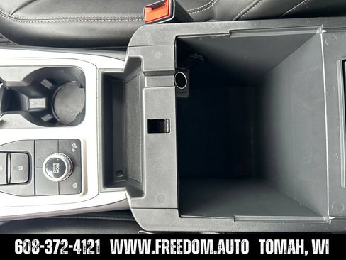 Used 2022 Ford Explorer XLT w/ Equipment Group 202A AWD/4WD image 27