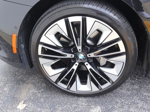 Used 2025 BMW 530i xDrive w/ Premium Package AWD/4WD image 39