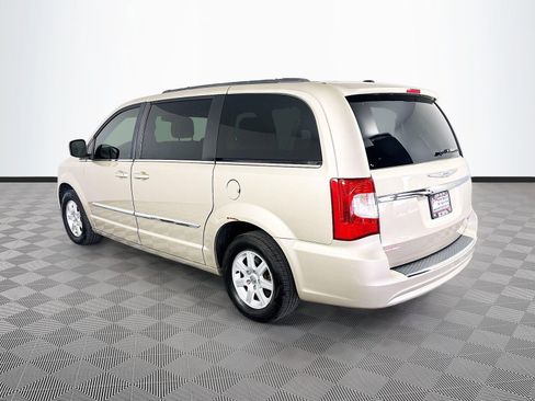 Used 2012 Chrysler Town & Country Touring w/ Entertainment Group #1 FWD image 5