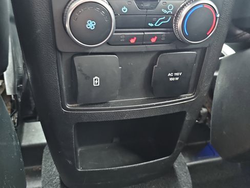 Used 2020 Ford Explorer Platinum w/ Premium Technology Package image 19