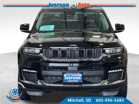 Used 2023 Jeep Grand Cherokee L Limited AWD/4WD image 3