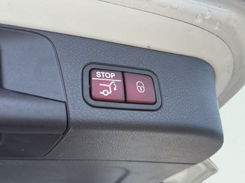 Used 2023 Mercedes-Benz GLB 250 4MATIC image 10