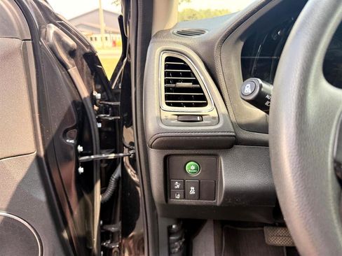 Used 2021 Honda HR-V EX image 8