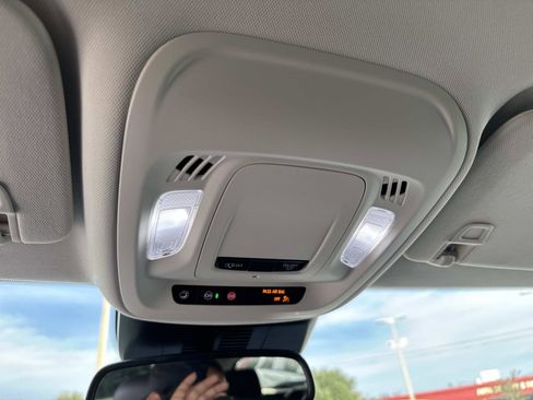 Used 2025 Buick Envision Preferred image 27