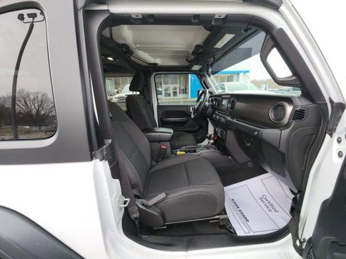 Used 2018 Jeep Wrangler Sport image 14