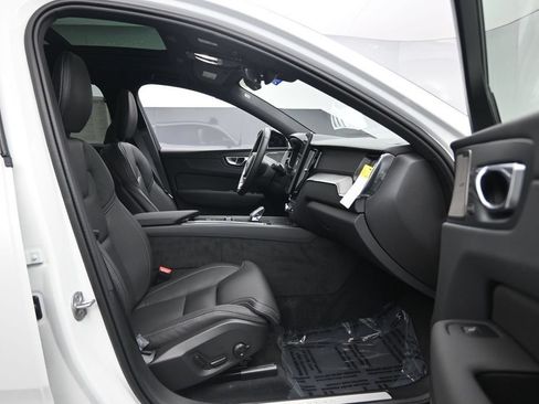 New 2026 Volvo XC60 T8 Ultra w/ Climate Package AWD/4WD image 23