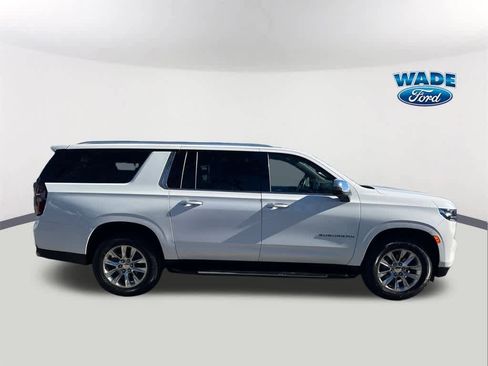 Used 2023 Chevrolet Suburban Premier image 4