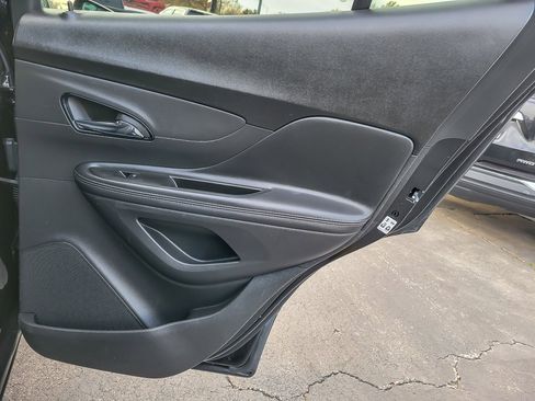 Used 2022 Buick Encore Preferred w/ Safety Package image 17