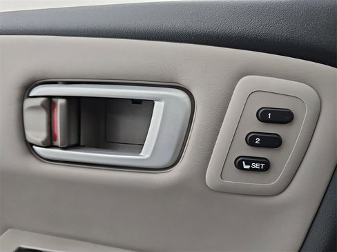 Used 2015 Honda Pilot Touring image 39