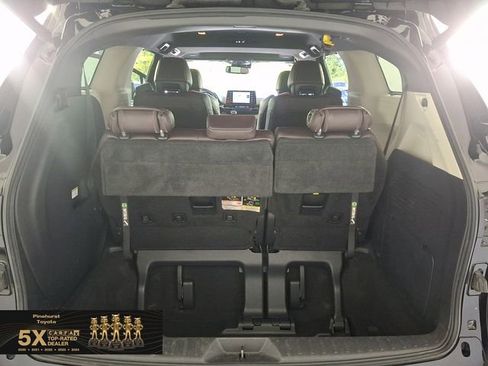 Certified 2021 Toyota Sienna Platinum FWD image 35