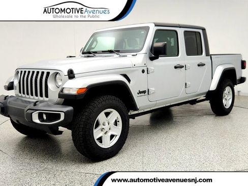 Used 2023 Jeep Gladiator Sport AWD/4WD image 1