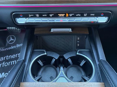 Certified 2025 Mercedes-Benz GLS 450 4MATIC image 25