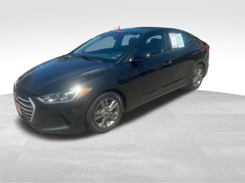 Used 2017 Hyundai Elantra Sedan FWD image 2