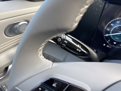 New 2025 Hyundai Elantra SEL image 31