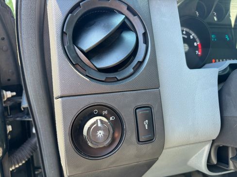 Used 2015 Ford F250 XL w/ Power Equipment Group AWD/4WD image 29