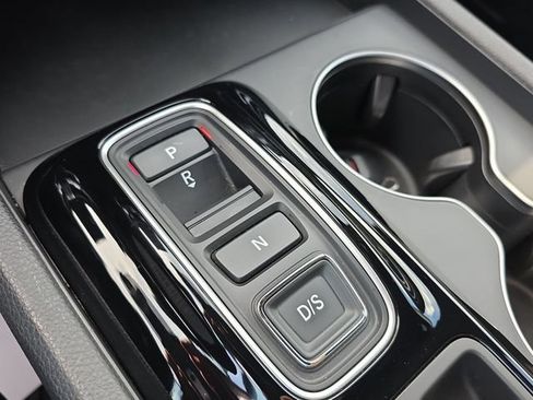 Used 2025 Honda Pilot Sport image 26