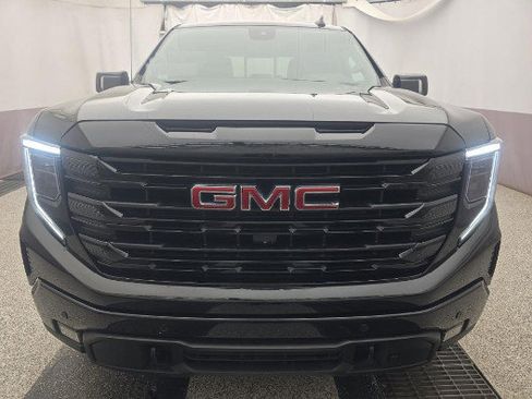 Used 2024 GMC Sierra 1500 Elevation w/ Elevation Premium Package AWD/4WD image 6