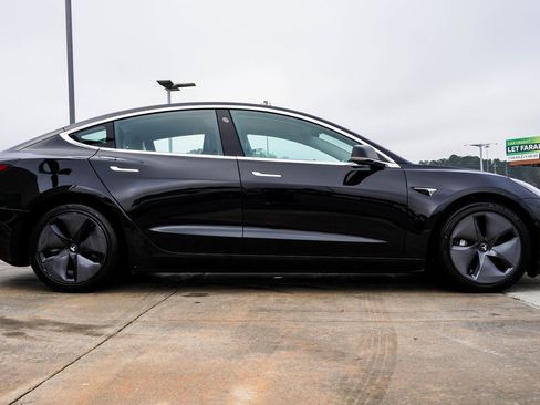 Used 2018 Tesla Model 3 Long Range image 8