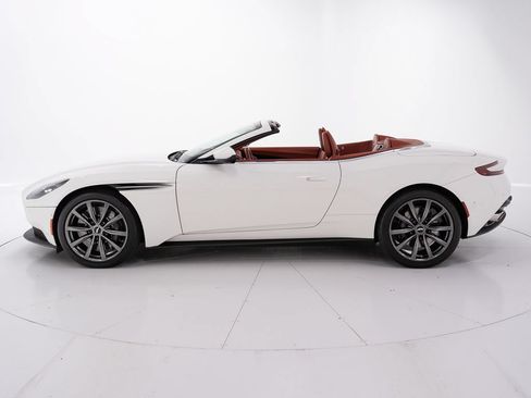 Used 2021 Aston Martin DB11 Volante RWD image 2