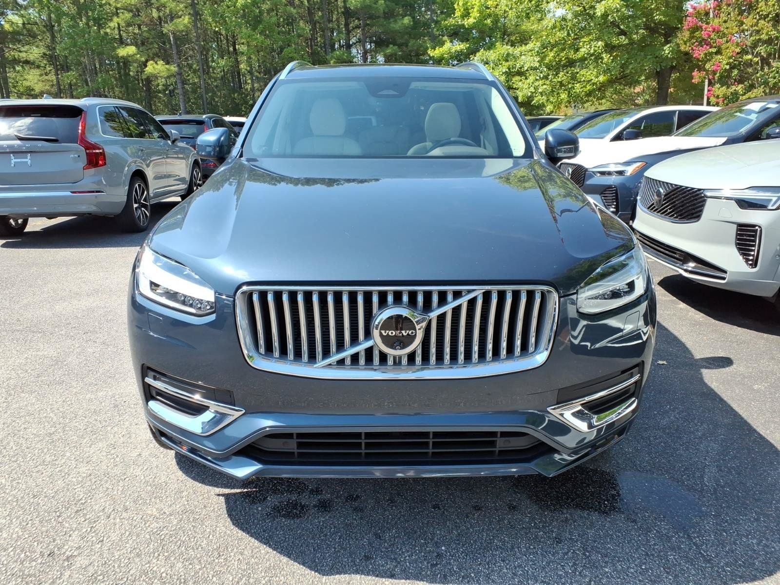 Certified 2025 Volvo XC90 B5 Plus w/ Protection Package Premier AWD/4WD image 9