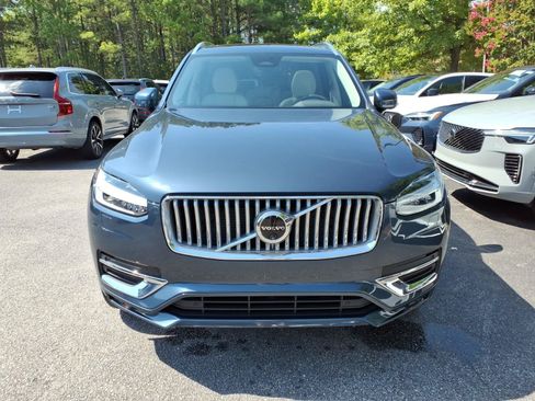 Certified 2025 Volvo XC90 B5 Plus w/ Protection Package Premier AWD/4WD image 9