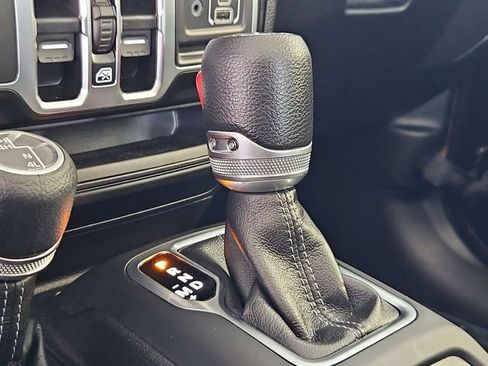 Used 2025 Jeep Wrangler Unlimited Sport AWD/4WD image 16