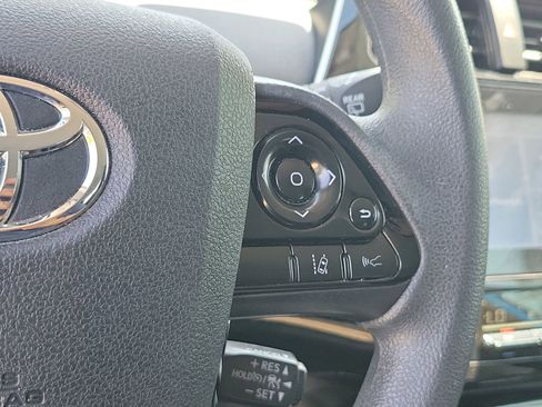 Used 2022 Toyota Prius LE image 29