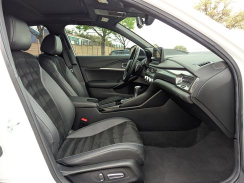 Certified 2024 Acura Integra A-Spec image 27