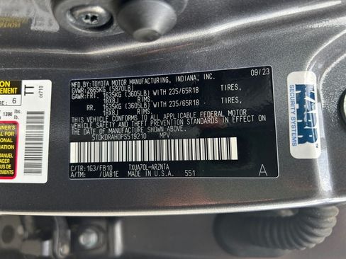 Used 2023 Toyota Highlander L FWD image 36