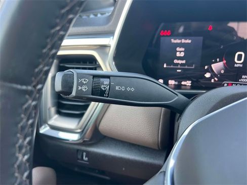 Used 2024 GMC Canyon Denali image 36