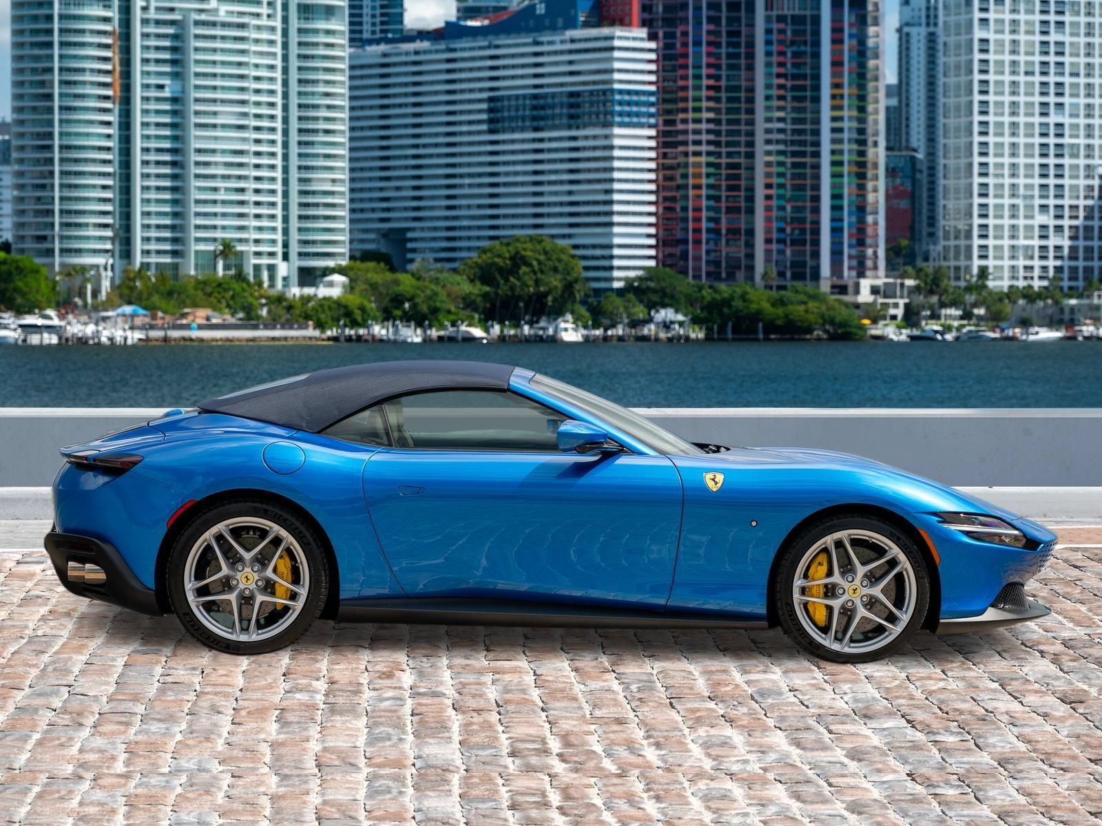 Used 2026 Ferrari Roma Spider RWD image 11