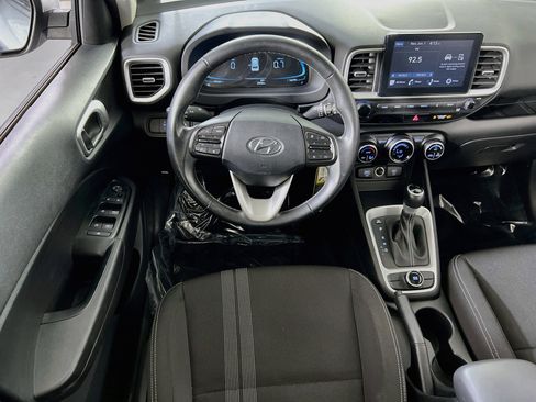 Used 2023 Hyundai Venue SEL FWD image 21