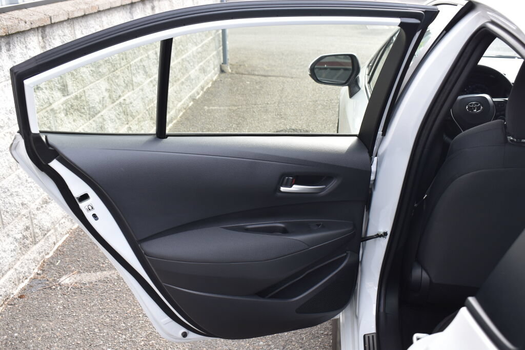 Certified 2026 Toyota Corolla SE w/ SE Premium Package FWD image 19