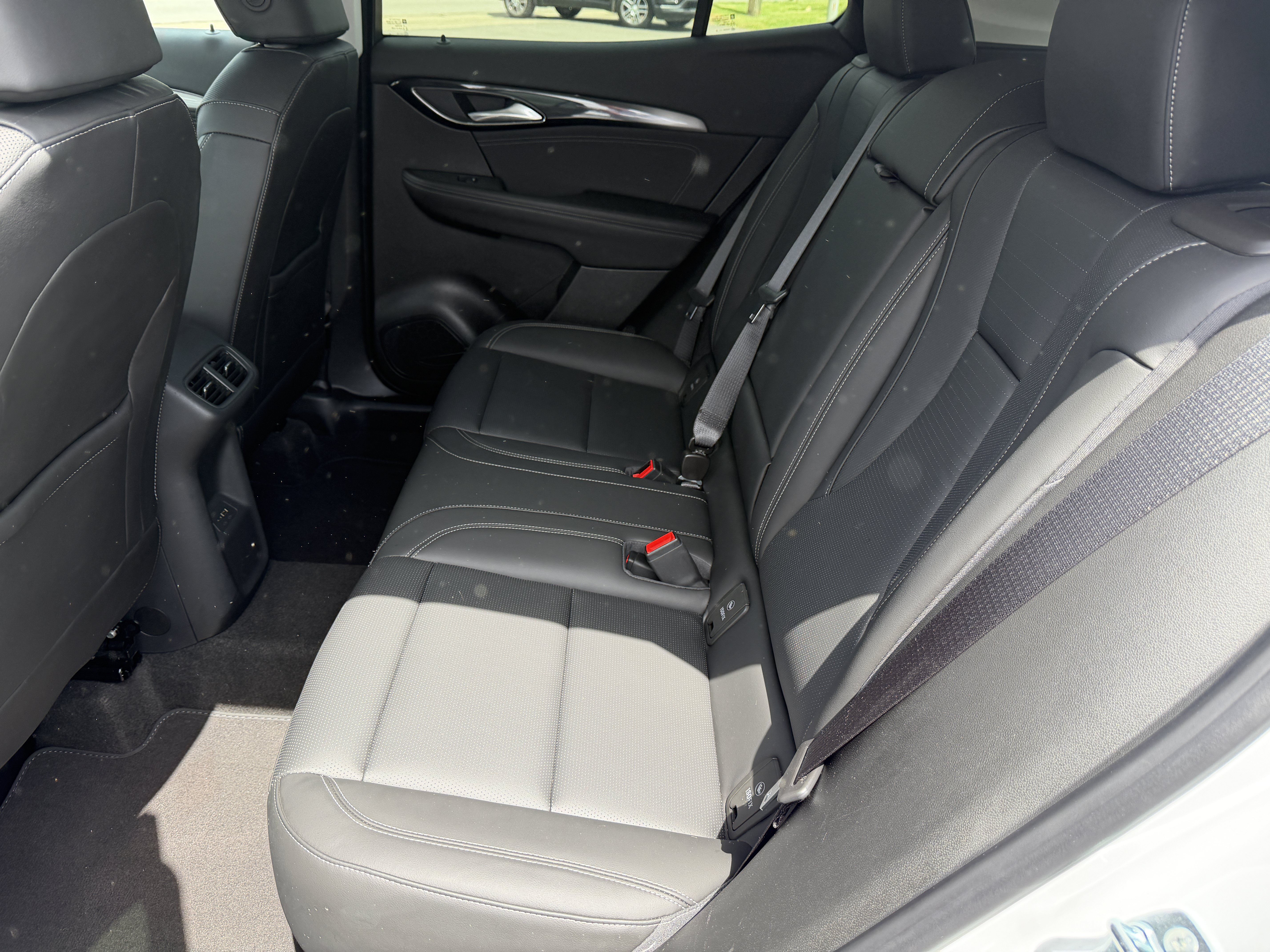 Used 2025 Buick Envision Preferred AWD/4WD image 9