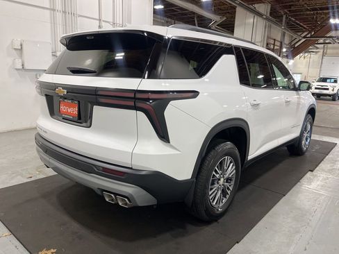 New 2026 Chevrolet Traverse LT w/ Driver Confidence Package AWD/4WD image 7