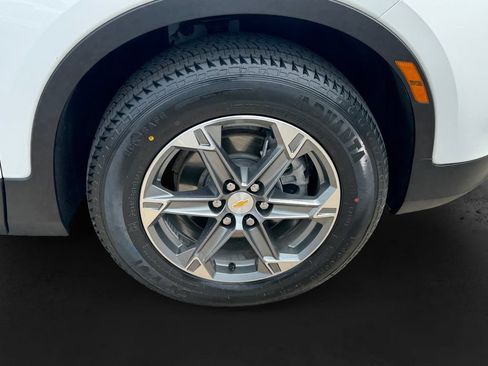 Used 2024 Chevrolet Blazer LT AWD/4WD image 11