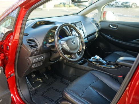 Used 2015 Nissan Leaf SL w/ Premium Package image 15