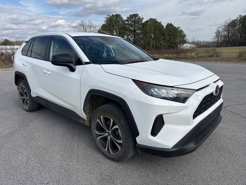 Used 2022 Toyota RAV4 LE image 1