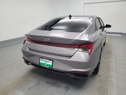 Used 2023 Hyundai Elantra Limited image 7