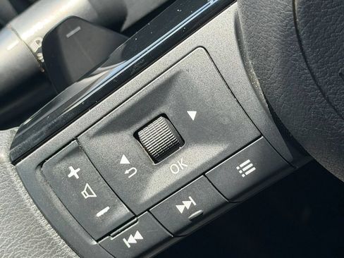 Used 2022 Nissan Rogue SV FWD image 18