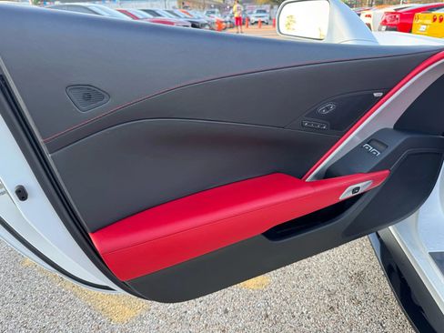 Used 2016 Chevrolet Corvette Z06 w/ 3LZ Preferred Equipment Group image 21