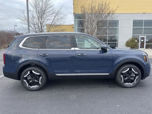 New 2025 Kia Telluride S image 6