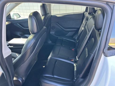 Used 2022 Tesla Model Y Performance AWD/4WD image 12