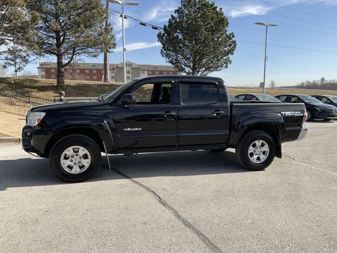 Used 2015 Toyota Tacoma 4x4 Double Cab image 3