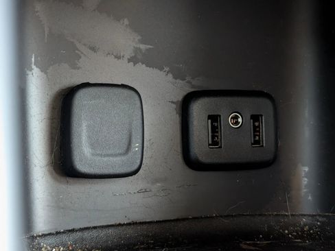 Used 2018 GMC Acadia SLT image 9