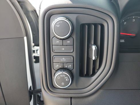 Used 2025 Chevrolet Silverado 3500 W/T image 26