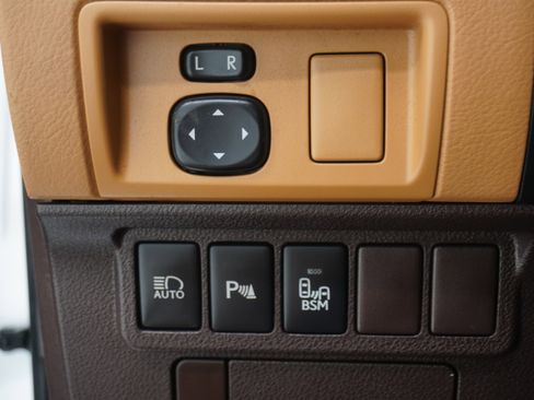 Used 2018 Lexus ES 350 w/ Luxury Package w/Wood Trim FWD image 30
