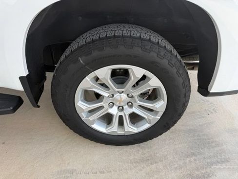 Used 2024 Chevrolet Silverado 1500 LTZ AWD/4WD image 5