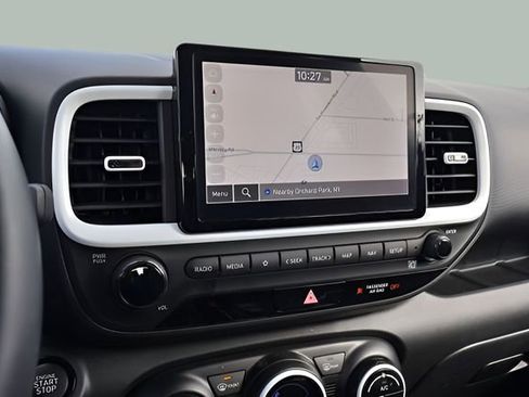 Used 2023 Hyundai Venue Limited w/ Cargo Package image 21