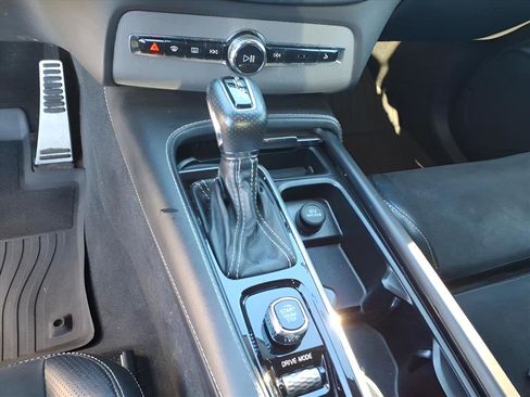 Used 2019 Volvo XC90 T5 R-Design w/ Protection Package image 17